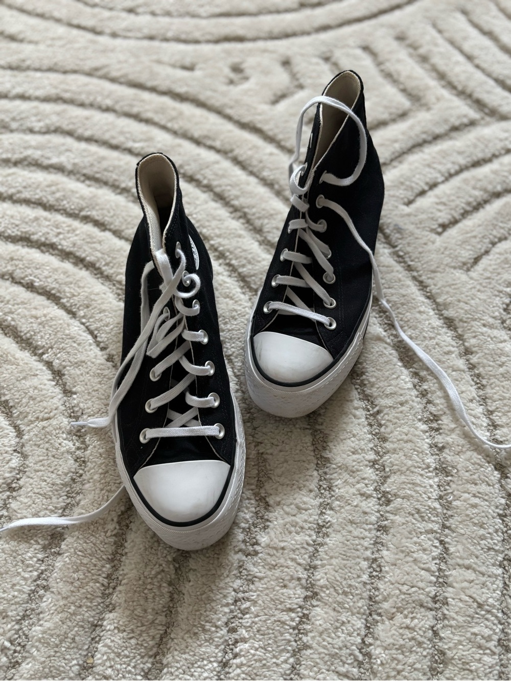 Platform high top converse Chuck Taylor All Star 🖤 - Picture 2 of 4